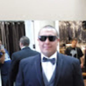 Meet your Posher, Cesar